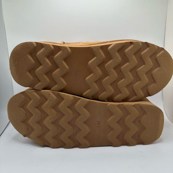 CUSHIONAIRE Women's Genuine Suede pull on platform boot +Memory Foam 7.5 CHESTNU - Picture 5 of 7